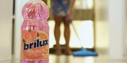 Busca um desinfetante cheiroso? Conheça as opções da Brilux!