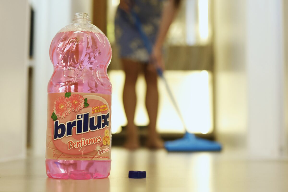 Busca um desinfetante cheiroso? Conheça as opções da Brilux!